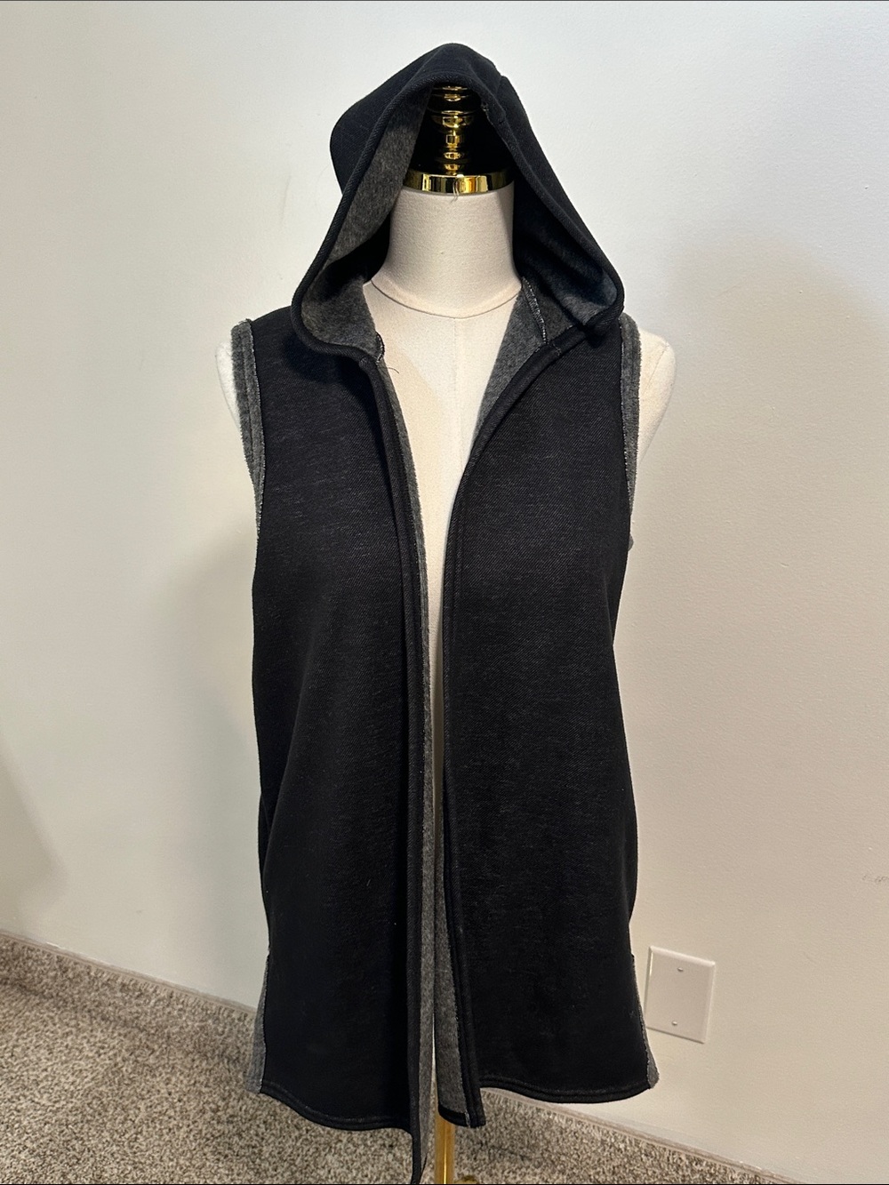 π΄ Almost Famous Fleece Lined Hooded Vest